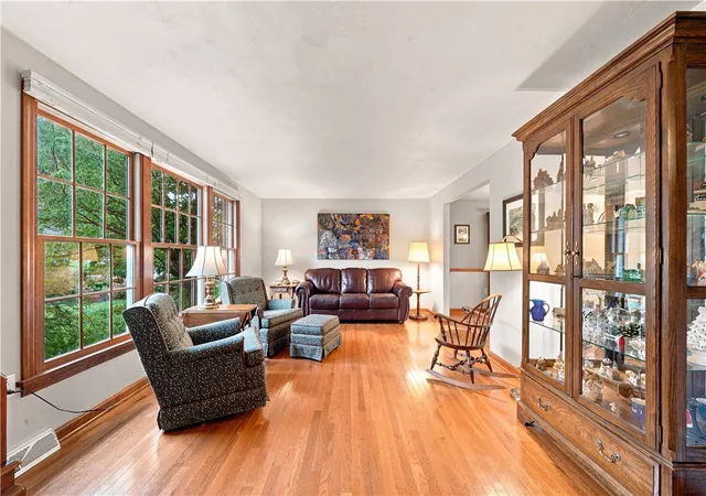 Photo 4 of Single family home for sale at 35 Weller Dr, Penn Twp, PA 15642 | MLS# 1768412 | Listing updated on 2026-08-23