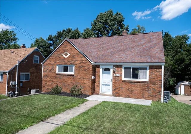 Photo 2 of Sale Pending at 732 Valemont Dr, Verona, PA 15147 | MLS# 1768439 | Listing updated on 2026-08-21