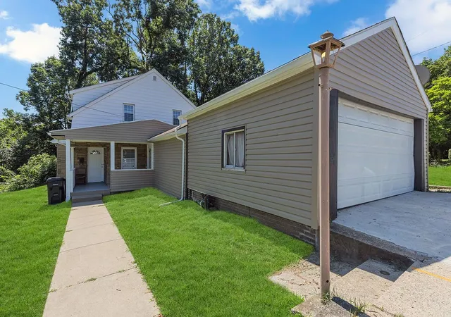 Photo 1 of Single family home for sale at 1609 Jackson St, Aliquippa, PA 15001 | MLS# 1768260 | Listing updated on 2026-08-08