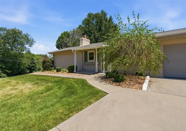 Photo 3 of Single family home for sale at 5102 Mcintosh Dr, Hopewell Twp, PA 15001 | MLS# 1768484 | Listing updated on 2026-09-29