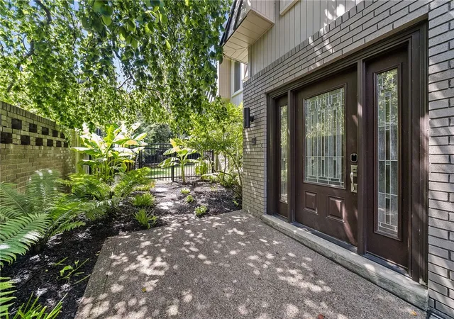 Photo 2 of Single family home for sale at 6220 Mellon Park Ct, Shadyside, PA 15232 | MLS# 1768470 | Listing updated on 2026-08-16