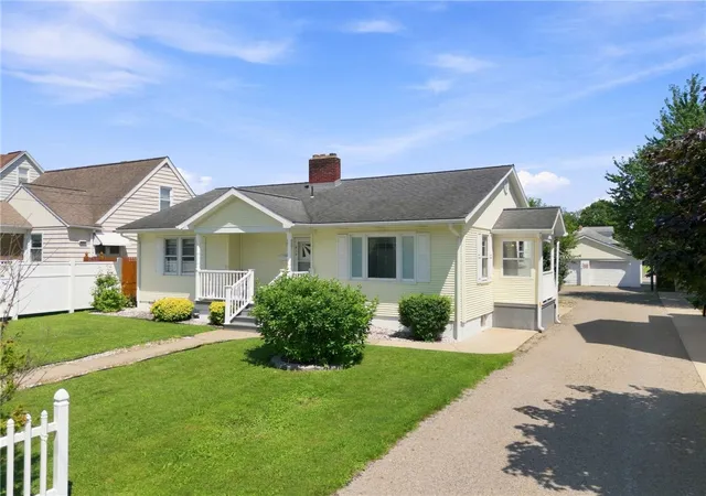 Photo 3 of Single family home for sale at 613 S Spring St, Blairsville Area, PA 15717 | MLS# 1768529 | Listing updated on 2026-08-07