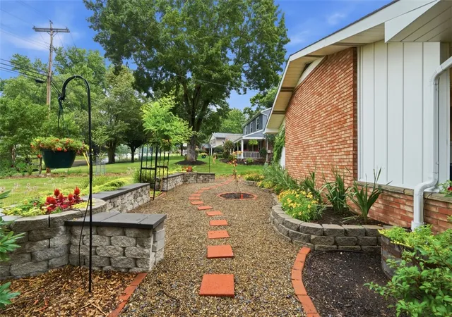 Photo 3 of Sale Pending at 1538 King Charles Dr, Franklin Park, PA 15237 | MLS# 1768161 | Listing updated on 2026-08-10