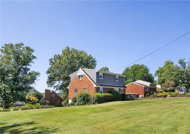 Photo 2 of Sale Pending at 978 Garden City Dr, Monroeville, PA 15146 | MLS# 1768360 | Listing updated on 2026-09-24