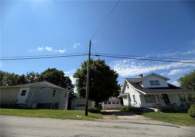 Photo 3 of Single family home for sale at 1022 Mapletown Rd, Greensboro, PA 15338 | MLS# 1768591 | Listing updated on 2026-09-25