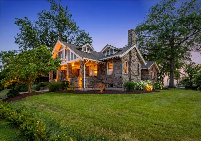 Photo 1 of Sale Pending at 3200 Brownsville Rd, Brentwood, PA 15227 | MLS# 1768334 | Listing updated on 2026-08-10