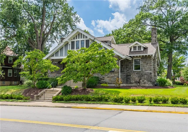 Photo 3 of Sale Pending at 3200 Brownsville Rd, Brentwood, PA 15227 | MLS# 1768334 | Listing updated on 2026-08-10