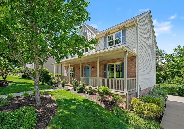Photo 3 of Single family home for sale at 120 Bayberry Ln, Cranberry Twp, PA 16066 | MLS# 1768371 | Listing updated on 2026-10-01