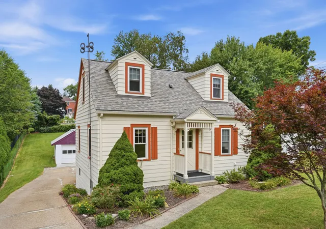 Photo 2 of Single family home for sale at 62 Kennedy Ln, Kennedy Twp, PA 15136 | MLS# 1768638 | Listing updated on 2026-08-06
