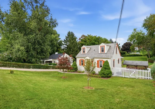 Photo 3 of Single family home for sale at 62 Kennedy Ln, Kennedy Twp, PA 15136 | MLS# 1768638 | Listing updated on 2026-08-06