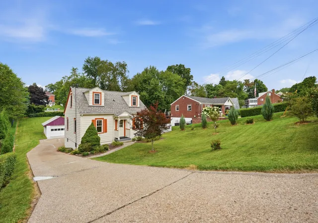 Photo 4 of Single family home for sale at 62 Kennedy Ln, Kennedy Twp, PA 15136 | MLS# 1768638 | Listing updated on 2026-08-06