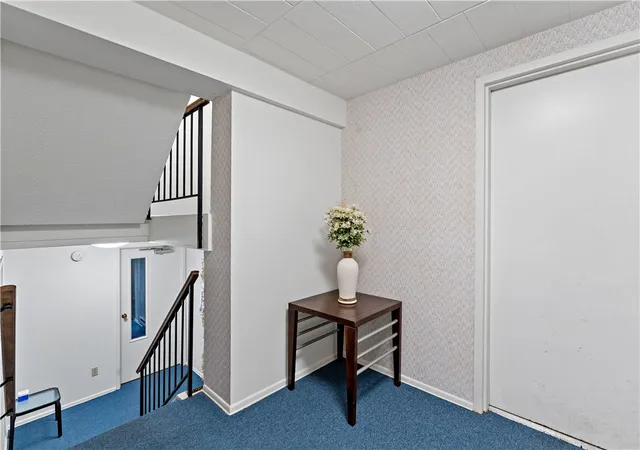 Listing Photo 4 - Condo for sale in building located at 327 Ridge Pt Cir, Bridgeville, PA 15017 - Unit #11A