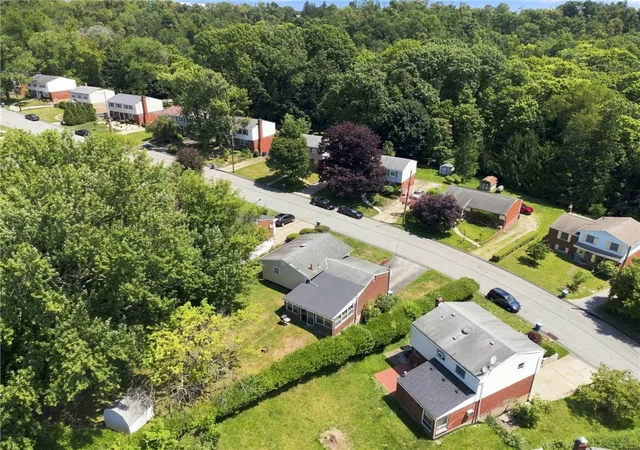 Photo 4 of Sale Pending at 167 Crescent Gdns Dr, Penn Hills, PA 15235 | MLS# 1768006 | Listing updated on 2026-08-12