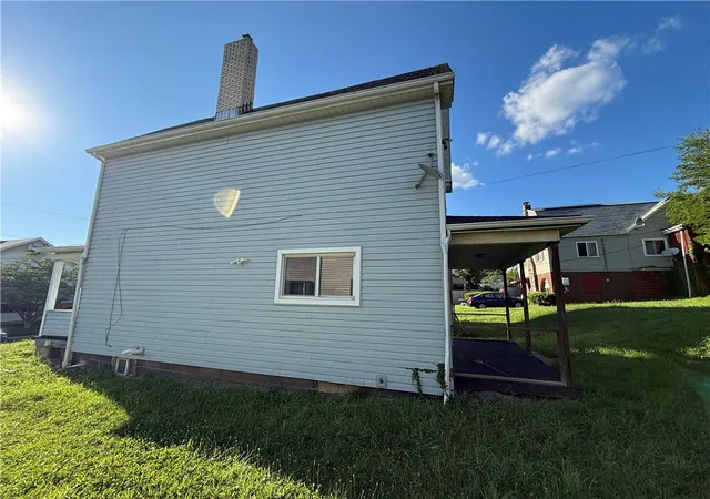 Photo 4 of Single family home for sale at 1218 Woodmont Ave, New Kensington, PA 15068 | MLS# 1768639 | Listing updated on 2026-10-05