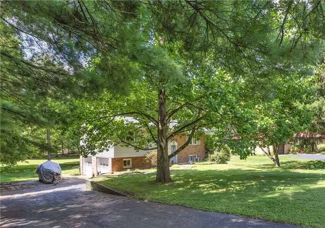 Photo 2 of Single family home for sale at 161 Margaret Dr, Chippewa Twp, PA 15010 | MLS# 1768621 | Listing updated on 2026-08-19