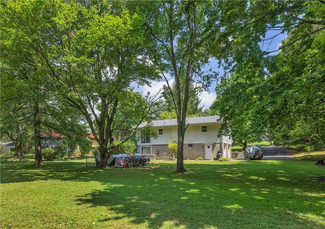 Photo 4 of Single family home for sale at 161 Margaret Dr, Chippewa Twp, PA 15010 | MLS# 1768621 | Listing updated on 2026-08-19