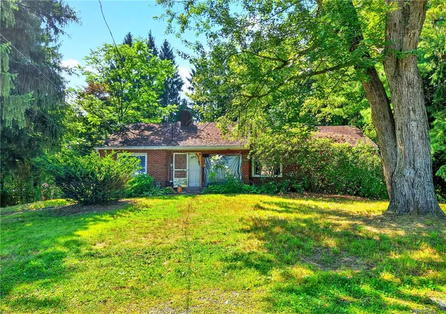 Photo 1 of Single family home for sale at 142 Franklin Ave, Center Twp, PA 15061 | MLS# 1768539 | Listing updated on 2026-08-10
