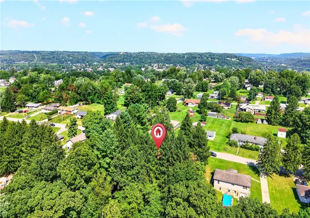 Photo 2 of Single family home for sale at 142 Franklin Ave, Center Twp, PA 15061 | MLS# 1768539 | Listing updated on 2026-08-10