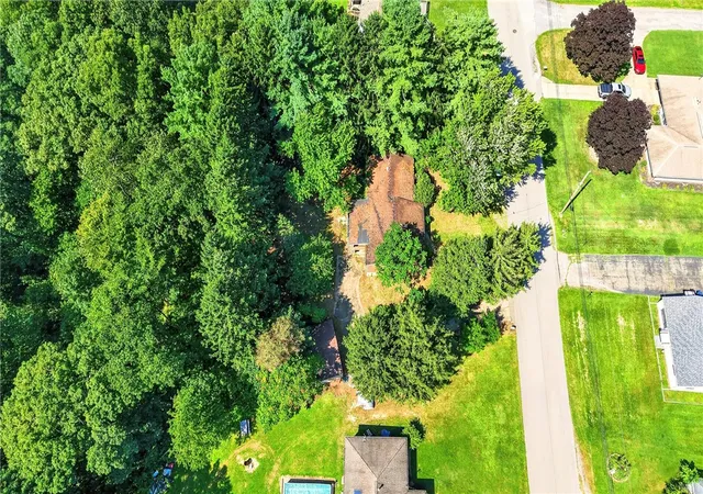 Photo 3 of Single family home for sale at 142 Franklin Ave, Center Twp, PA 15061 | MLS# 1768539 | Listing updated on 2026-08-10