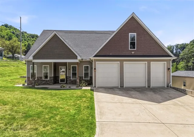 Photo 1 of Single family home for sale at 10 Walker St, Collier Twp, PA 15071 | MLS# 1768608 | Listing updated on 2026-08-27