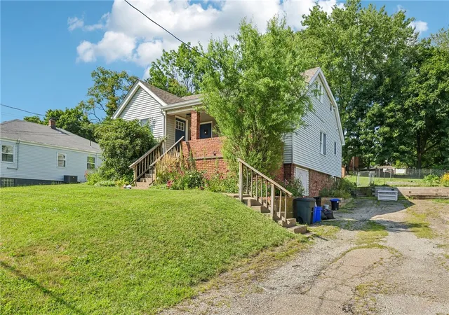 Photo 3 of Multi family home for sale at 221 Rosecrest Dr, Monroeville, PA 15146 | MLS# 1768740 | Listing updated on 2026-08-07