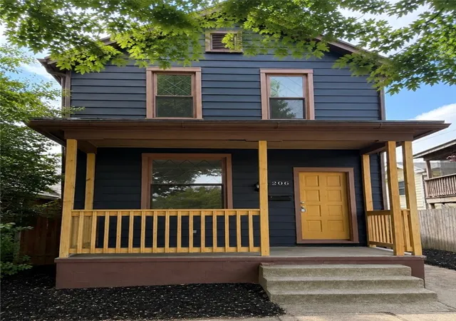 Photo 1 of Single family home for sale at 206 3rd Street, Freeport Boro, PA 16229 | MLS# 1768431 | Listing updated on 2026-08-28
