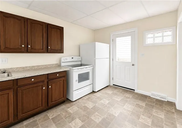 Photo 3 of Single family home for sale at 206 3rd Street, Freeport Boro, PA 16229 | MLS# 1768431 | Listing updated on 2026-08-28