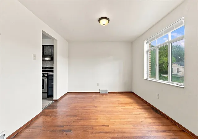 Photo 3 of Single family home for sale at 225 Alries St, Carrick, PA 15210 | MLS# 1768745 | Listing updated on 2026-08-07