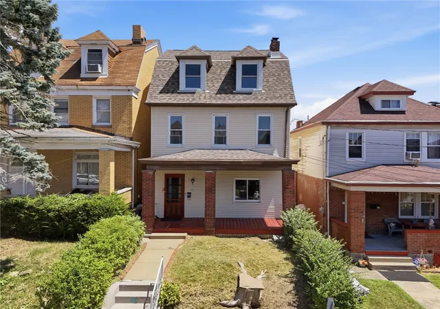Photo 3 of Sale Pending at 55 Harwood St, Mt Washington, PA 15211 | MLS# 1768367 | Listing updated on 2026-08-15