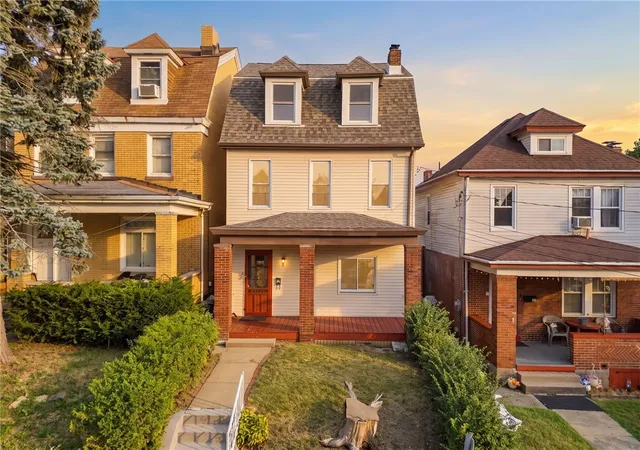 Photo 3 of Sale Pending at 55 Harwood St, Mt Washington, PA 15211 | MLS# 1768367 | Listing updated on 2026-08-15