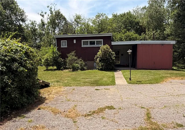Photo 2 of Single family home for sale at 555 Bradys Ridge Rd, Brighton Twp, PA 15009 | MLS# 1768427 | Listing updated on 2026-08-07