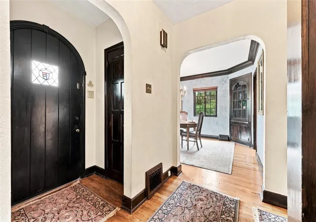 Photo 4 of Sale Pending at 1134 Greenridge Ln, Green Tree, PA 15220 | MLS# 1768589 | Listing updated on 2026-08-10