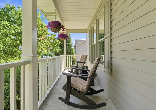 Photo 3 of Sale Pending at 381 Cobblestone Cir, Robinson Twp, PA 15136 | MLS# 1768772 | Listing updated on 2026-08-08