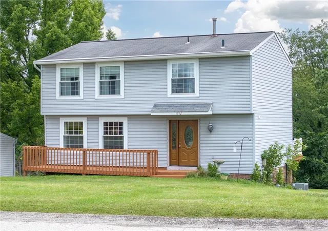 Photo 1 of Single family home for sale at 1912 Hertford Dr, South Park, PA 15129 | MLS# 1768309 | Listing updated on 2026-08-21