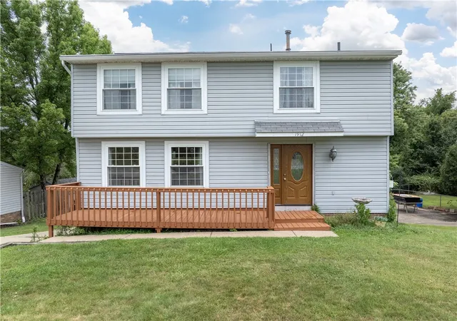 Photo 2 of Single family home for sale at 1912 Hertford Dr, South Park, PA 15129 | MLS# 1768309 | Listing updated on 2026-08-21