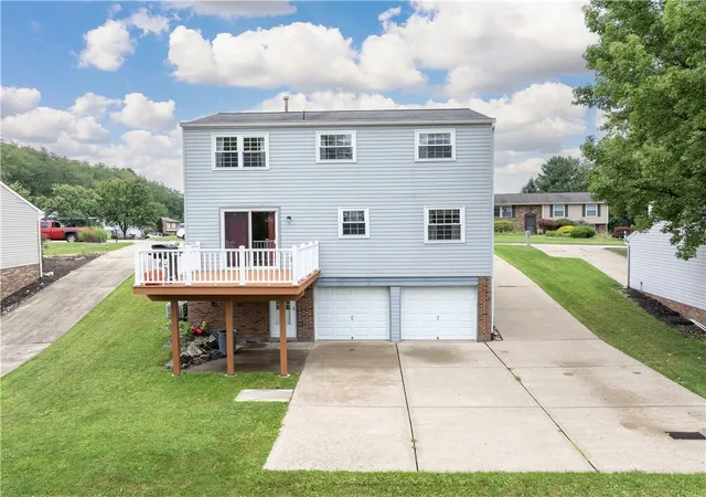 Photo 3 of Single family home for sale at 1912 Hertford Dr, South Park, PA 15129 | MLS# 1768309 | Listing updated on 2026-08-21