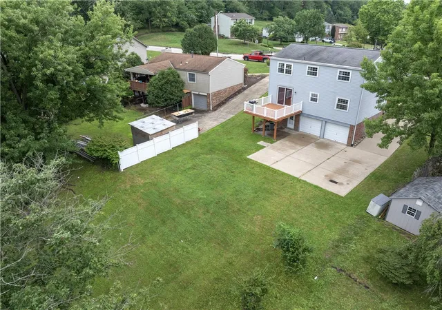 Photo 4 of Single family home for sale at 1912 Hertford Dr, South Park, PA 15129 | MLS# 1768309 | Listing updated on 2026-08-21