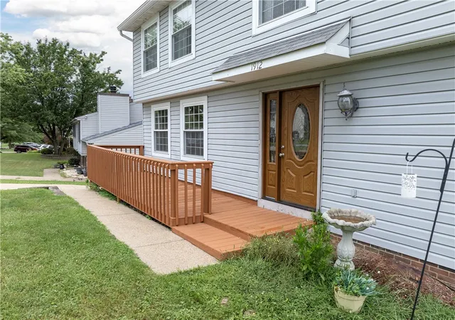 Photo 5 of Single family home for sale at 1912 Hertford Dr, South Park, PA 15129 | MLS# 1768309 | Listing updated on 2026-08-21