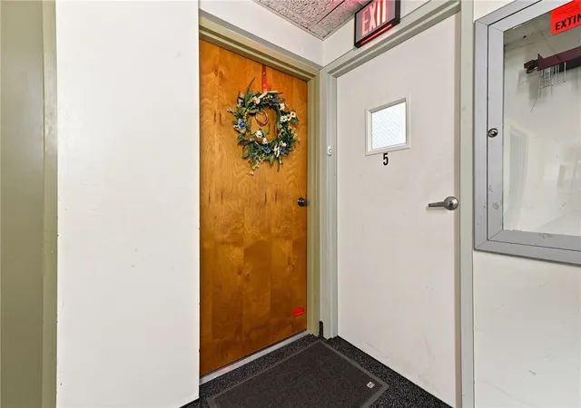 Listing Photo 4 - Condo for sale in building located at 820 E Beau St, Washington, PA 15301 - Unit #5J