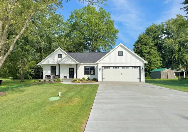 Photo 1 of Single family home for sale at 3154 Spiker Ln, Neshannock Twp, PA 16105 | MLS# 1768838 | Listing updated on 2026-08-11