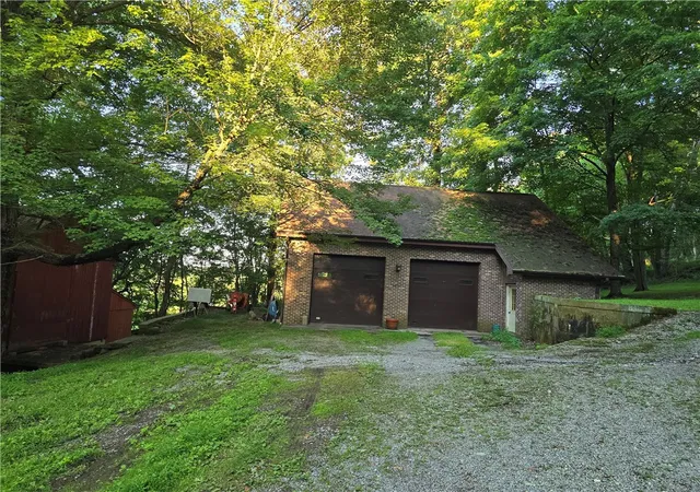 Photo 2 of Single family home for sale at 350 Leisie Rd, Forward Twp, PA 16033 | MLS# 1768847 | Listing updated on 2026-09-16