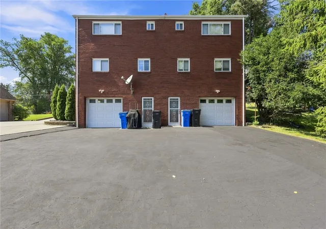 Photo 4 of Sale Pending at 11170-11172 Glenn Dr, North Huntingdon, PA 15642 | MLS# 1768864 | Listing updated on 2026-08-24