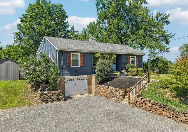 Photo 2 of Single family home for sale at 165 Russellton Dorseyville Rd, West Deer, PA 15024 | MLS# 1768889 | Listing updated on 2026-08-07