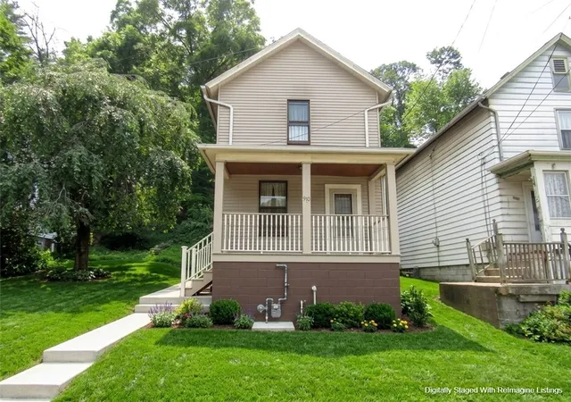 Photo 2 of Single family home for sale at 910 Laurel St, Bridgeville, PA 15017 | MLS# 1768725 | Listing updated on 2026-08-17