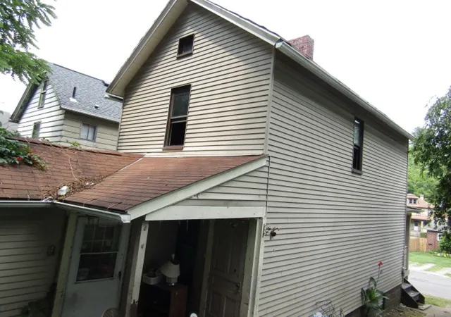 Photo 3 of Single family home for sale at 910 Laurel St, Bridgeville, PA 15017 | MLS# 1768725 | Listing updated on 2026-08-17