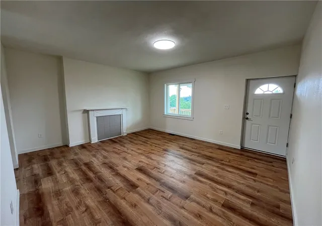 Photo 3 of Single family home for sale at 424 Suncrest St, Knoxville, PA 15210 | MLS# 1768938 | Listing updated on 2026-08-27