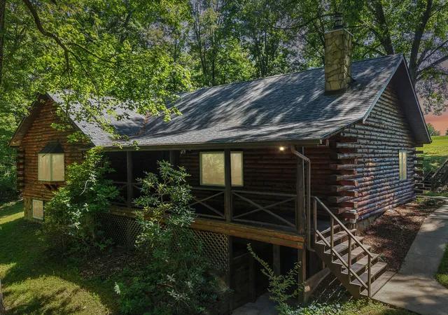 Photo 1 of Single family home for sale at 168 Airlane Dr, Hanover Twp, PA 15050 | MLS# 1768945 | Listing updated on 2026-09-28