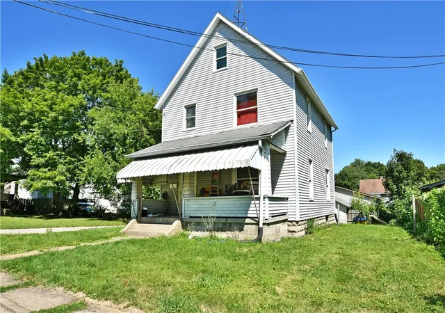 Photo 3 of Single family home for sale at 653 S State Line Rd, Sharon, PA 16146 | MLS# 1768946 | Listing updated on 2026-08-08