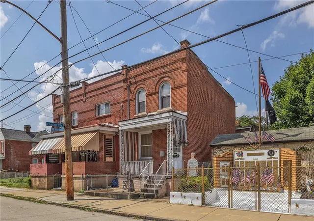 Photo 3 of Single family home for sale at 303 W Elizabeth St, Hazelwood, PA 15207 | MLS# 1768795 | Listing updated on 2026-08-08