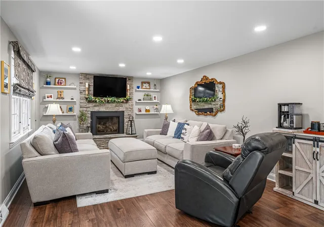Photo 3 of Sale Pending at 109 Lyndon Ln, Economy, PA 15005 | MLS# 1768896 | Listing updated on 2026-08-22